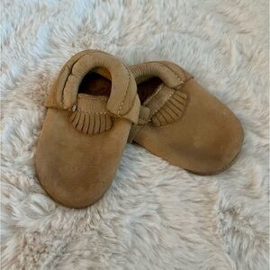 SOLD ❌POST - Freshly Picked Tan Fringe Moccasins